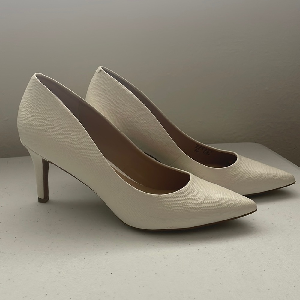 Alfani| white heels size 8.5